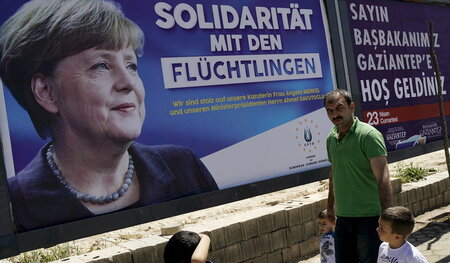 Plakatwand im türkischen Gaziantep im April 2016 Plakatwand im türkischen Gaziantep im April 2016