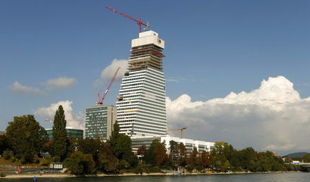 Der Roche-Turm in Basel (1. Oktober 2014)