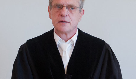 Richter Klaus Kabisch am 19. September 2016 im Schwurgerichtssaa...
