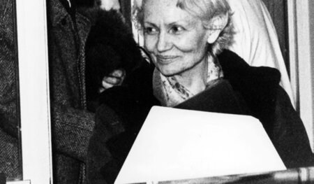 Erich Honecker und seine Frau Margot verlassen am 3. März 1992 n...