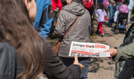 Übung in der Praxis: jW-Verteilaktion am 1. Mai 2015