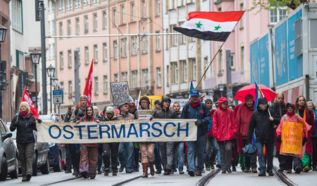 Frankfurt am Main am Montag: Unter dem Motto »Die Waffen nieder«...