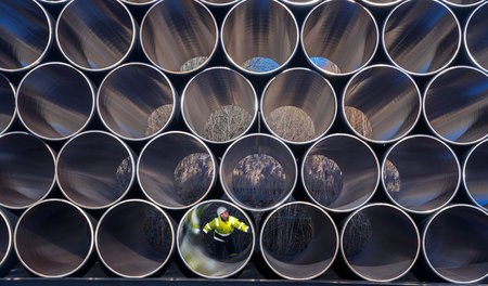 Werden sie noch gebraucht? Lagerplatz für Nord-Stream-2-Leitungs...