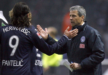 Servus, ciao, goodbye! Marko Pantelic und Hertha-Trainer Lucien ...