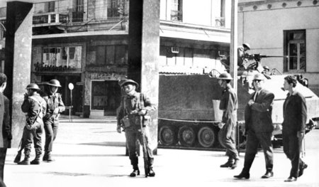 Nach dem Putsch verhaftete die griechische Armee systematisch po...