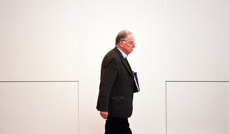 Alexander Gauland kurz vor Beginn einer Plenarsitzung im Branden...
