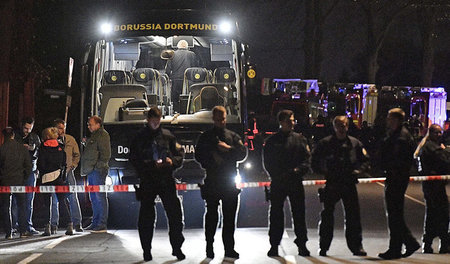 Der Dortmunder Mannschaftsbus nach dem Anschlag (11.4.)