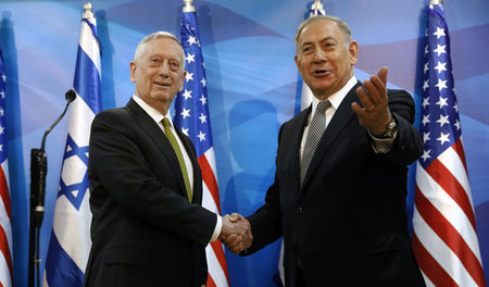 Israels Ministerpräsident Benjamin Netanjahu und US-Verteidigung...