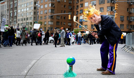 Persiflage auf Donald Trump beim March for Science in New York