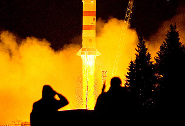 Donnerstag, 3.51 Uhr Moskauer Zeit, auf dem Weltraumbahnhof Ples... Donnerstag, 3.51 Uhr Moskauer Zeit, auf dem Weltraumbahnhof Ples...