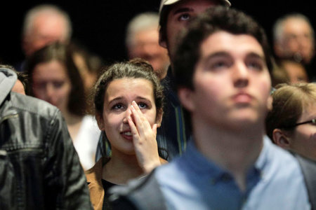 Enttäuscht: Anhänger von Jean-Luc Mélenchon am Wahlabend