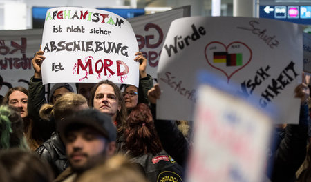Protestaktion des Bayerischen Flüchtlingsrates gegen die Sammela...