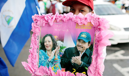 Rosario Murillo und Daniel Ortega auf einem Foto am 20. März in ... Rosario Murillo und Daniel Ortega auf einem Foto am 20. März in ...