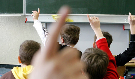 Schüler beim Deutschunterricht (Görzig, 7. März 2007) Schüler beim Deutschunterricht (Görzig, 7. März 2007)