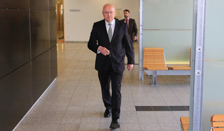Lothar Finzelberg im Landgericht Magdeburg (6. April)