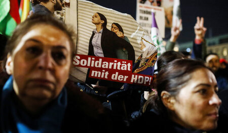 Demo gegen Demokratieabbau in der Türkei am 6. November 2016: Am...