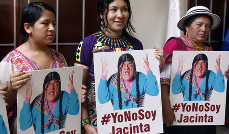 Protest gegen Rassismus: Frauen demonstrieren in Lima gegen Ster... Protest gegen Rassismus: Frauen demonstrieren in Lima gegen Ster...