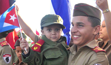 Festliche Stimmung in Santiago de Cuba: Über all in Kuba fanden ...