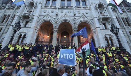 Mangel an Ambitionen? Die Proteste gegen die Reform des ungarisc... Mangel an Ambitionen? Die Proteste gegen die Reform des ungarisc...