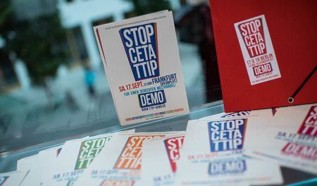 Seit Jahren wird gegen die Freihandelsabkommen CETA und TTIP pro...