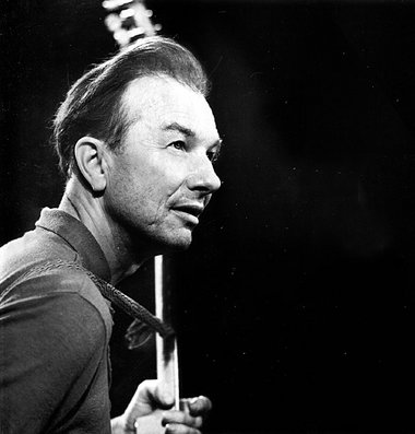Superstar, Supertyp, super geil: der Internationalist Pete Seege... Superstar, Supertyp, super geil: der Internationalist Pete Seege...