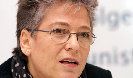 Ulrike Poppe im März 2012 bei der Vorstellung ihres ersten Tätig...