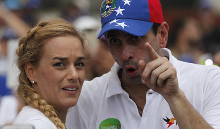 Lilian Tintori, hier mit Henrique Capriles, ist seit Monaten das...