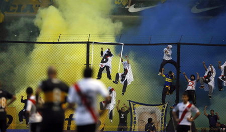 Beim argentinischen »Superclásico« zwischen Boca Juniors und Riv...