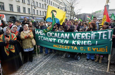 Am Sonntag auf dem Hermannplatz in Berlin Am Sonntag auf dem Hermannplatz in Berlin