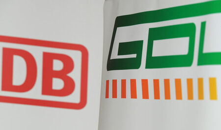 Aufsteller mit den Logos der Deutschen Bahn AG und der GEwerksch... Aufsteller mit den Logos der Deutschen Bahn AG und der GEwerksch...