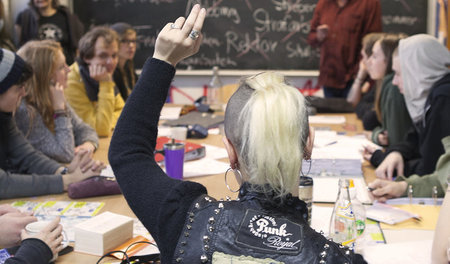 Nicht mehr für, sondern gegen das System lernen Nicht mehr für, sondern gegen das System lernen