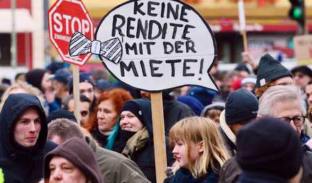 Nicht auf die Regierung vertrauen, Druck von unten aufbauen: Pro...