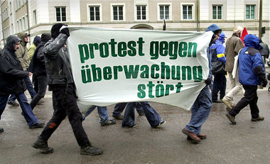 Nicht nur die Demonstranten sind gegen das Gesetz – laut Umfrage... Nicht nur die Demonstranten sind gegen das Gesetz – laut Umfrage...
