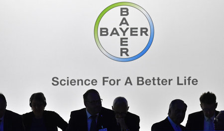 Geheimer Forschungsgegenstand: Der Vertrag des Chemiekonzerns Ba...