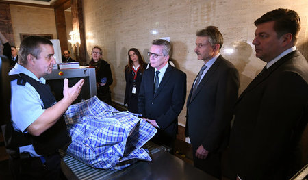 Will Familien auseinander treiben: Innenminister Thomas de Maizi...