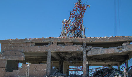 Zerstörte Rundfunktstation: Am 25. April bombardierte die türkis...
