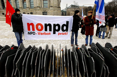 Start der »no npd«-Kampagne mit einer Kundgebung am 27. Januar v...