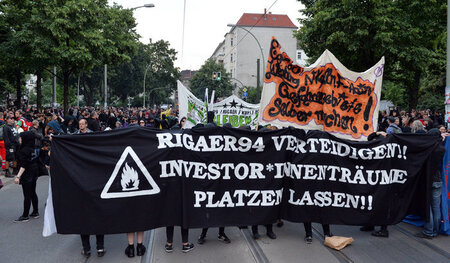 Treffen in der Rigaer Straße in Berlin geballt aufeinander : Der...