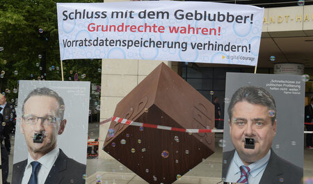 Nichts als Seifenblasen: Protest vor dem Parteikonvent der SPD i...
