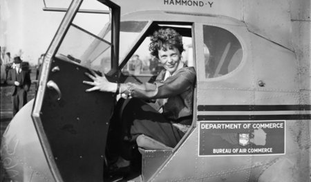 Die Flugpionierin 1936, ein Jahr, bevor sich ihre Spur im Pazifi...