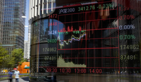 Elektronische Kursanzeige an der Börse in Beijing am 24. Mai