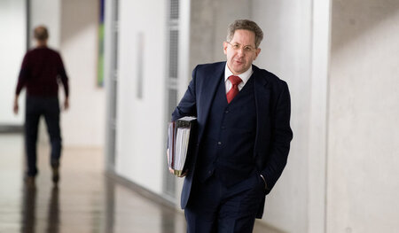Wenige Wochen vor dem Anschlag: Verfassungsschutzchef Maaßen im ...
