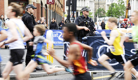 Volkslauf unter Polizeibewachung: Der Great Manchester Run am So...