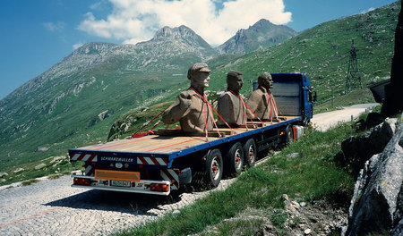 Finden Sie den Unterschied: »Lenin on Tour«, 2004 von Rudolf Her...
