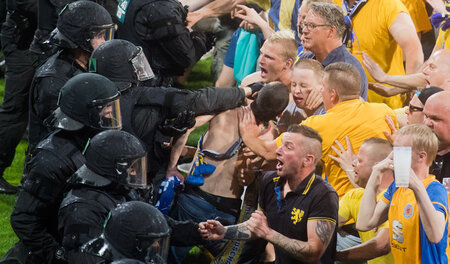 Heaven is a place in Braunschweig: Eintracht-Fans nach dem Rücks...
