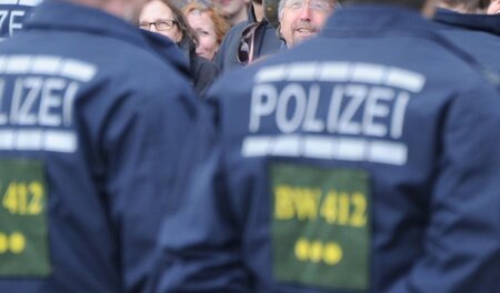 Protest gegen Neonazis in Karlsruhe im Mai 2013