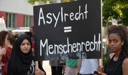 Die Festnahme eines jungen Afghanen löste in Bayern Proteste geg...