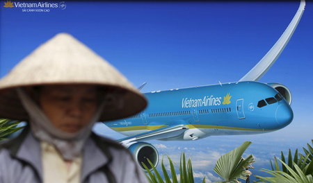Werbeplakat der staatlichen Fluggesellschaft in Hanoi 2016. KP-F...