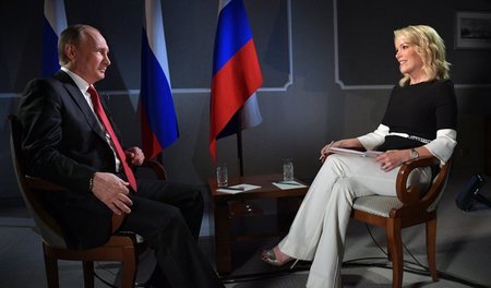 Putin wird von westlichen Medien immer wieder mit Unterstellunge...
