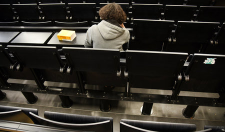 Viele Studienanfänger fühlen sich an deutschen Hochschulen allei...